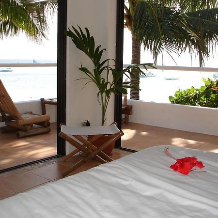 Artista Beach Villa Balabag  部屋 写真
