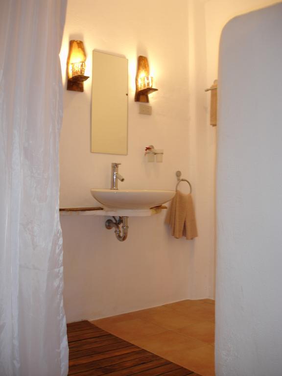 Artista Beach Villa Balabag  部屋 写真