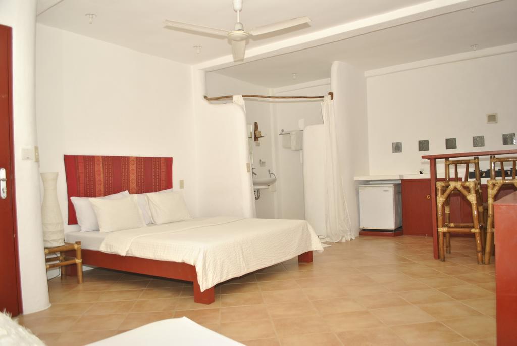 Artista Beach Villa Balabag  部屋 写真