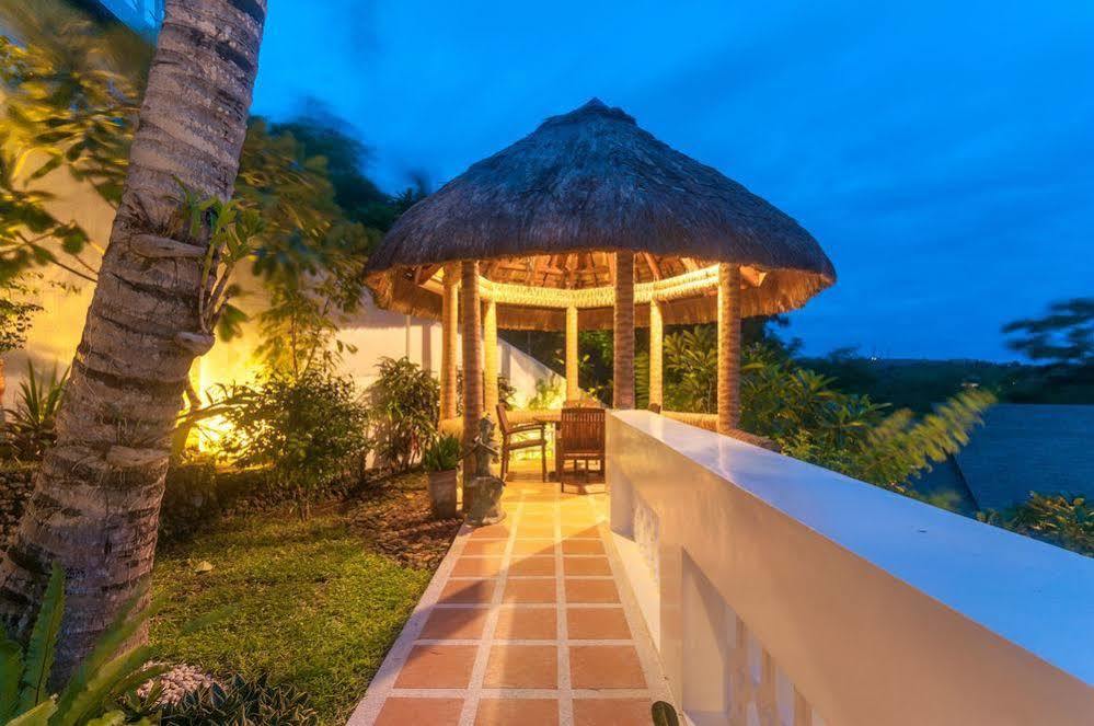 Artista Beach Villa Balabag  エクステリア 写真