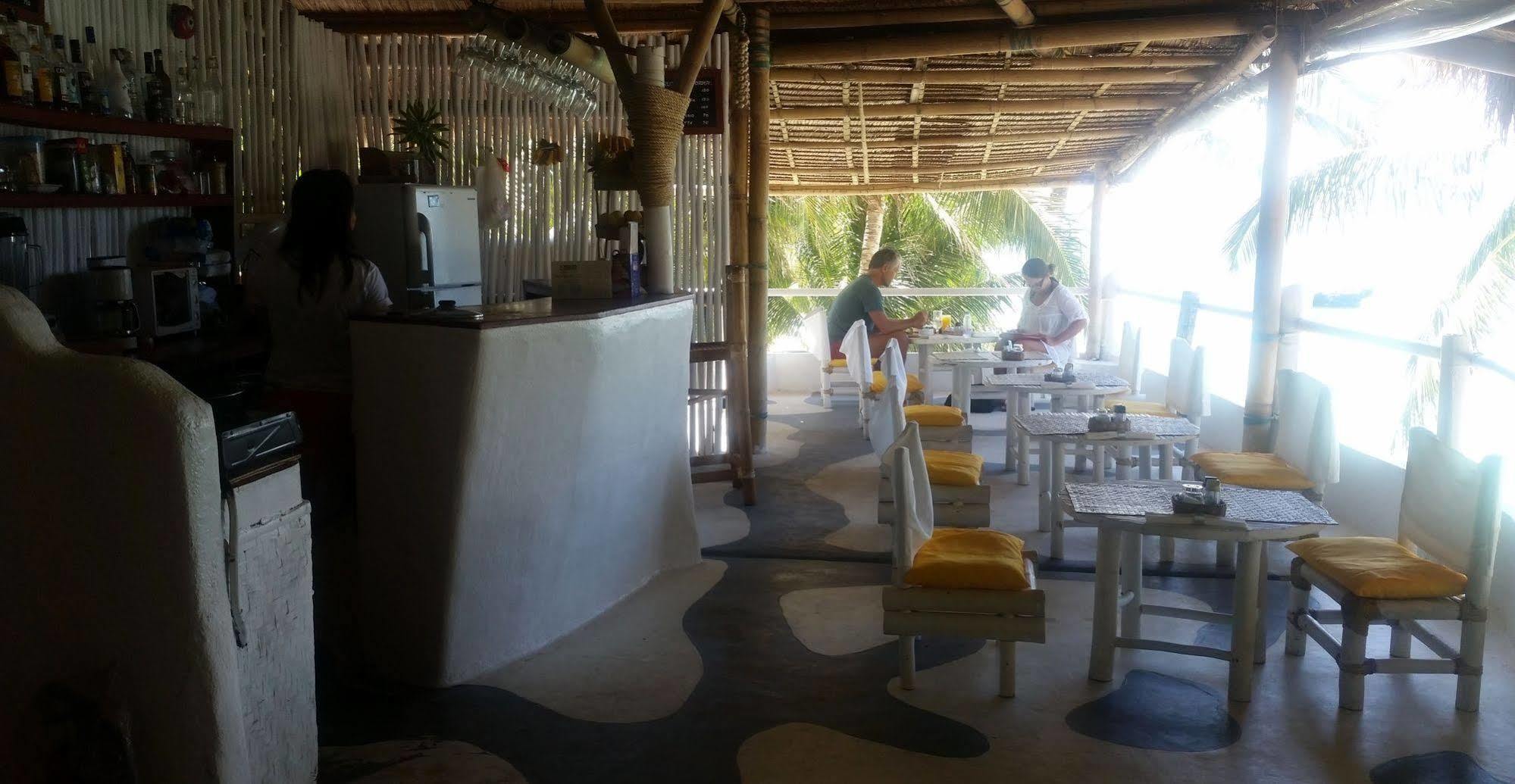 Artista Beach Villa Balabag  エクステリア 写真