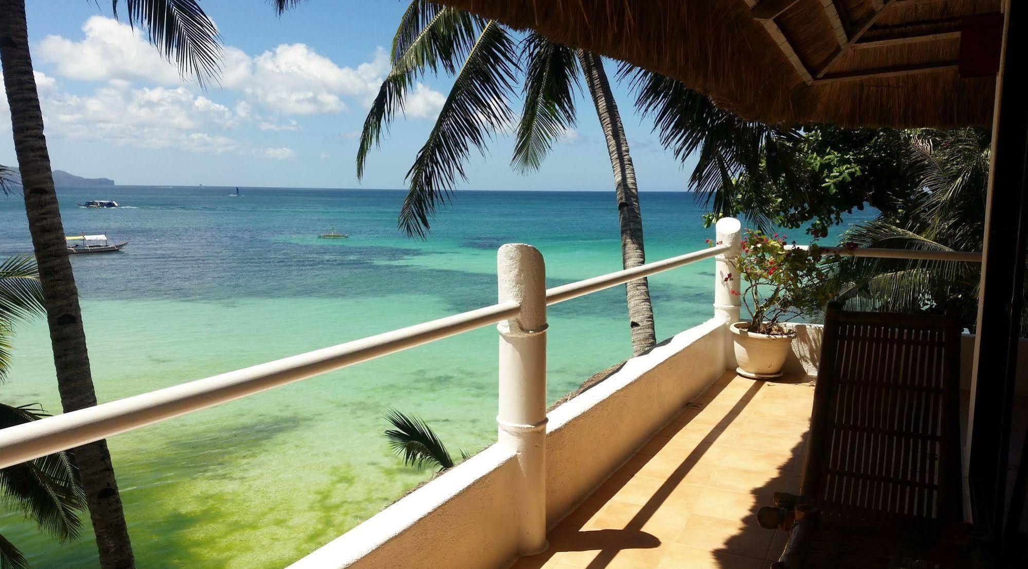 Artista Beach Villa Balabag  エクステリア 写真